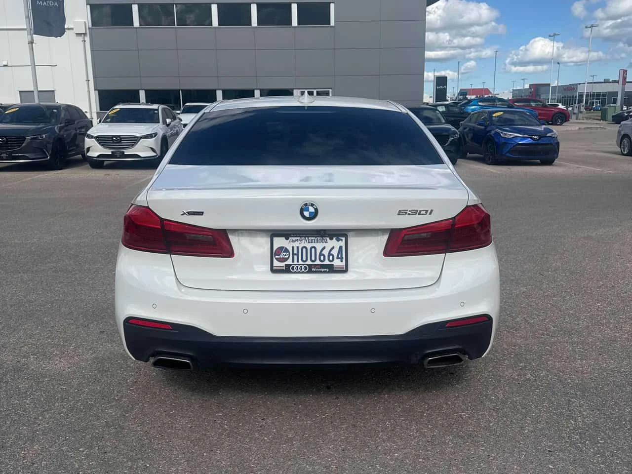 BMW 530 * xDrive * ЛИЦЕНЗИРАН ДИЛЪР * CARFAX, снимка 4 - Автомобили и джипове - 55593438