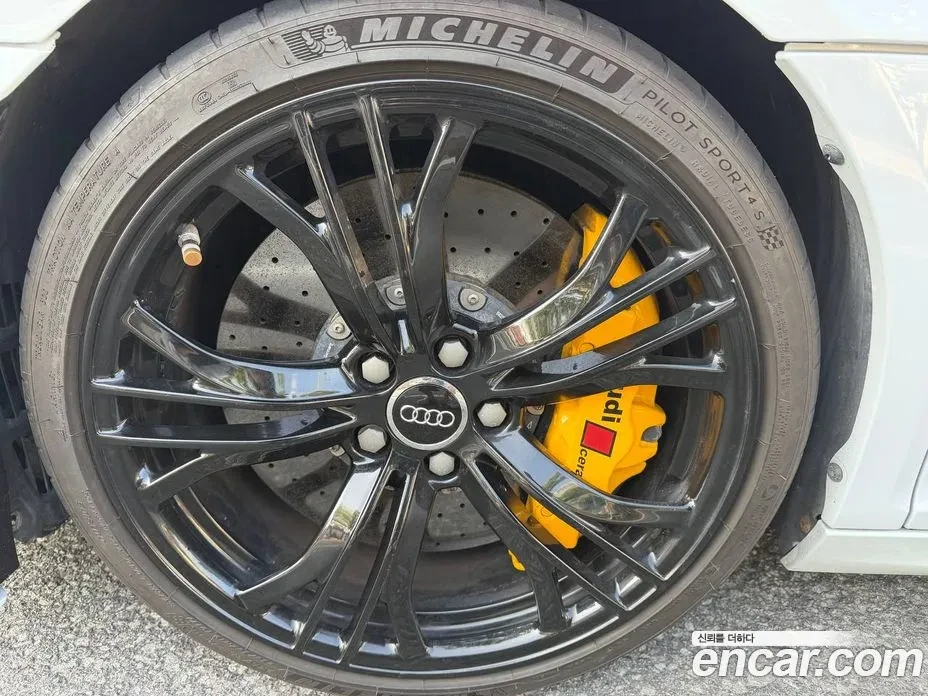 Audi R8 V10 COUPE, снимка 9 - Автомобили и джипове - 55618202