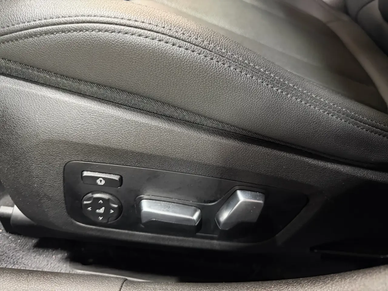 BMW 330 330i xDrive - WIRELESS APPLE CARPLAY - NAVIGATION | Mobile.bg � ����������� 13