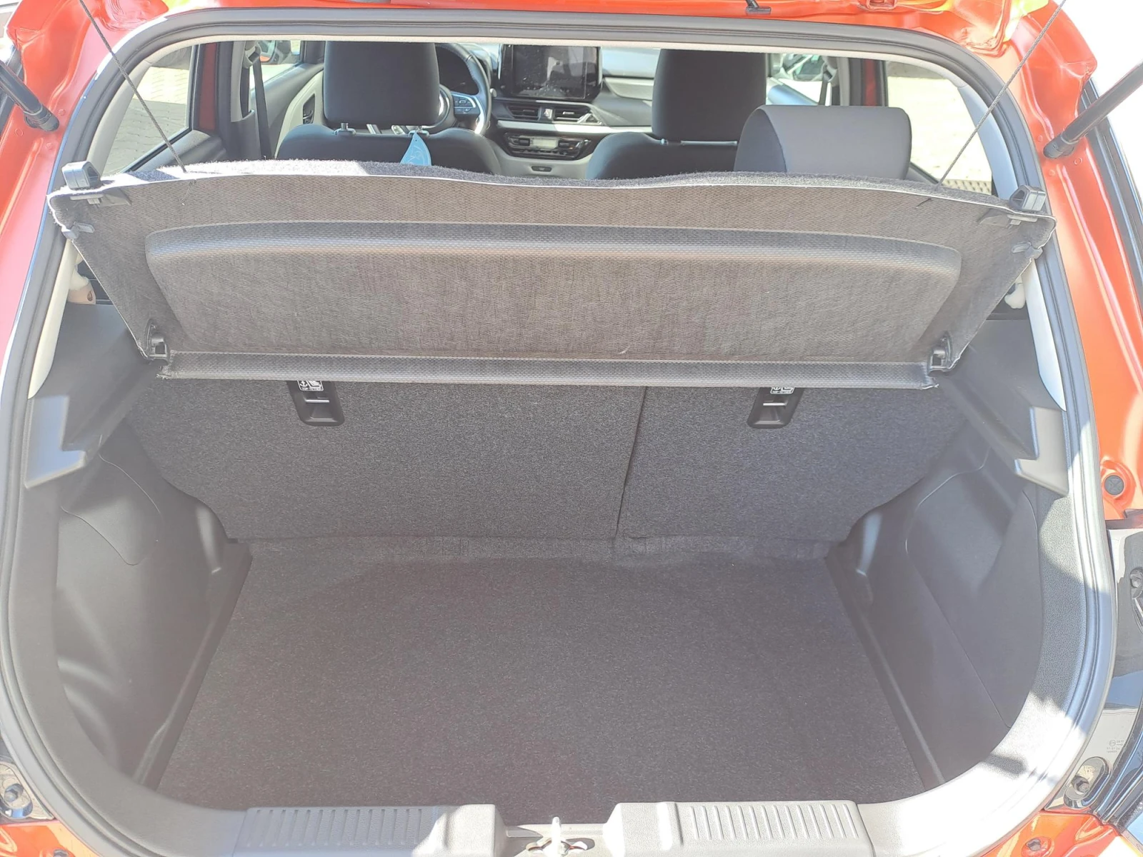 Suzuki Swift 1.2 GL+ Mild Hybrid Automatic, снимка 7 - Автомобили и джипове - 56736136