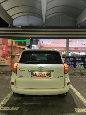 Toyota Rav4 2.2 d4d, снимка 2
