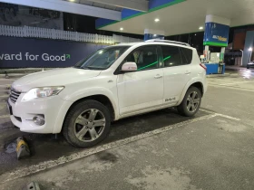 Toyota Rav4 2.2 d4d, снимка 3
