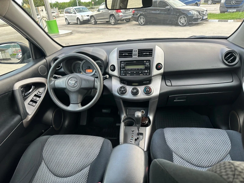 Toyota Rav4, снимка 9 - Автомобили и джипове - 45968324