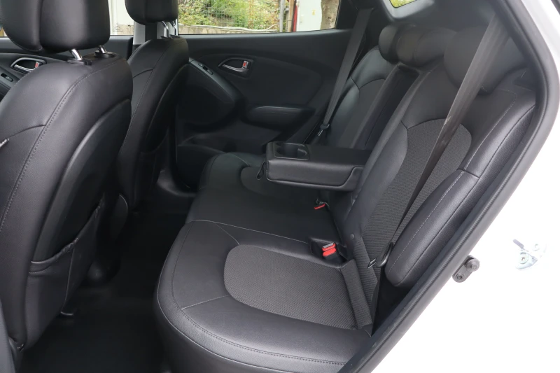 Hyundai IX35 1.6i-97000km!!!, снимка 13 - Автомобили и джипове - 51961871
