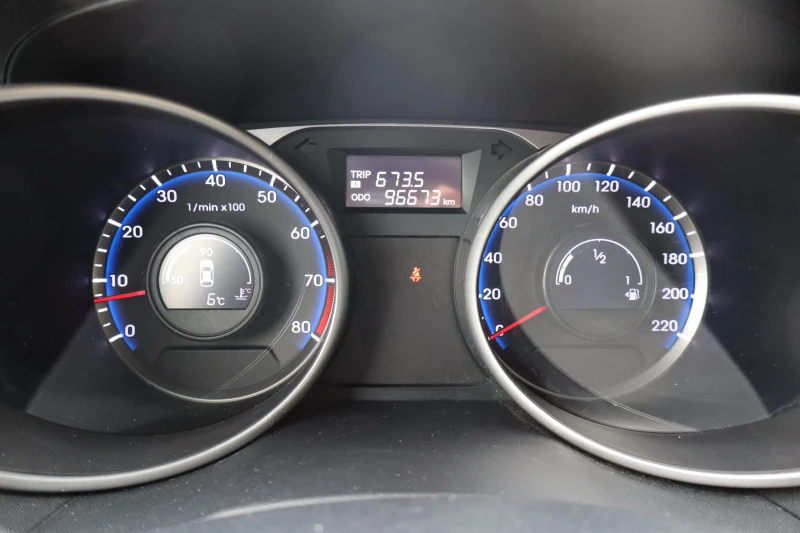 Hyundai IX35 1.6i-97000km!!!, снимка 11 - Автомобили и джипове - 51961871