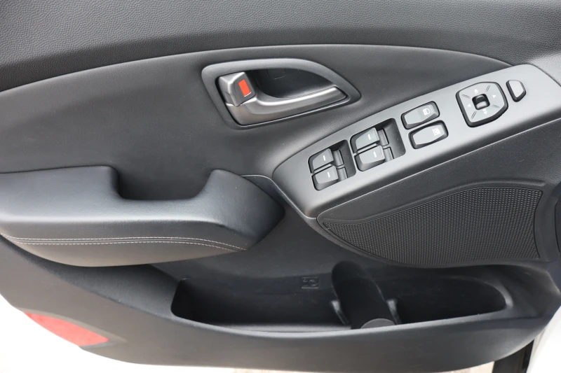 Hyundai IX35 1.6i-97000km!!!, снимка 9 - Автомобили и джипове - 51961871