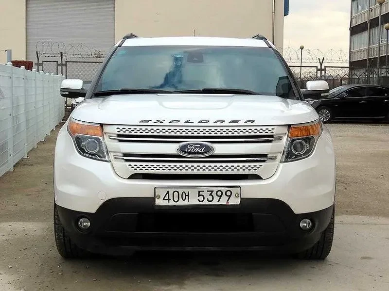 Ford Explorer 3.5 AWD - САМО 30% АВАНС, снимка 2 - Автомобили и джипове - 56368570