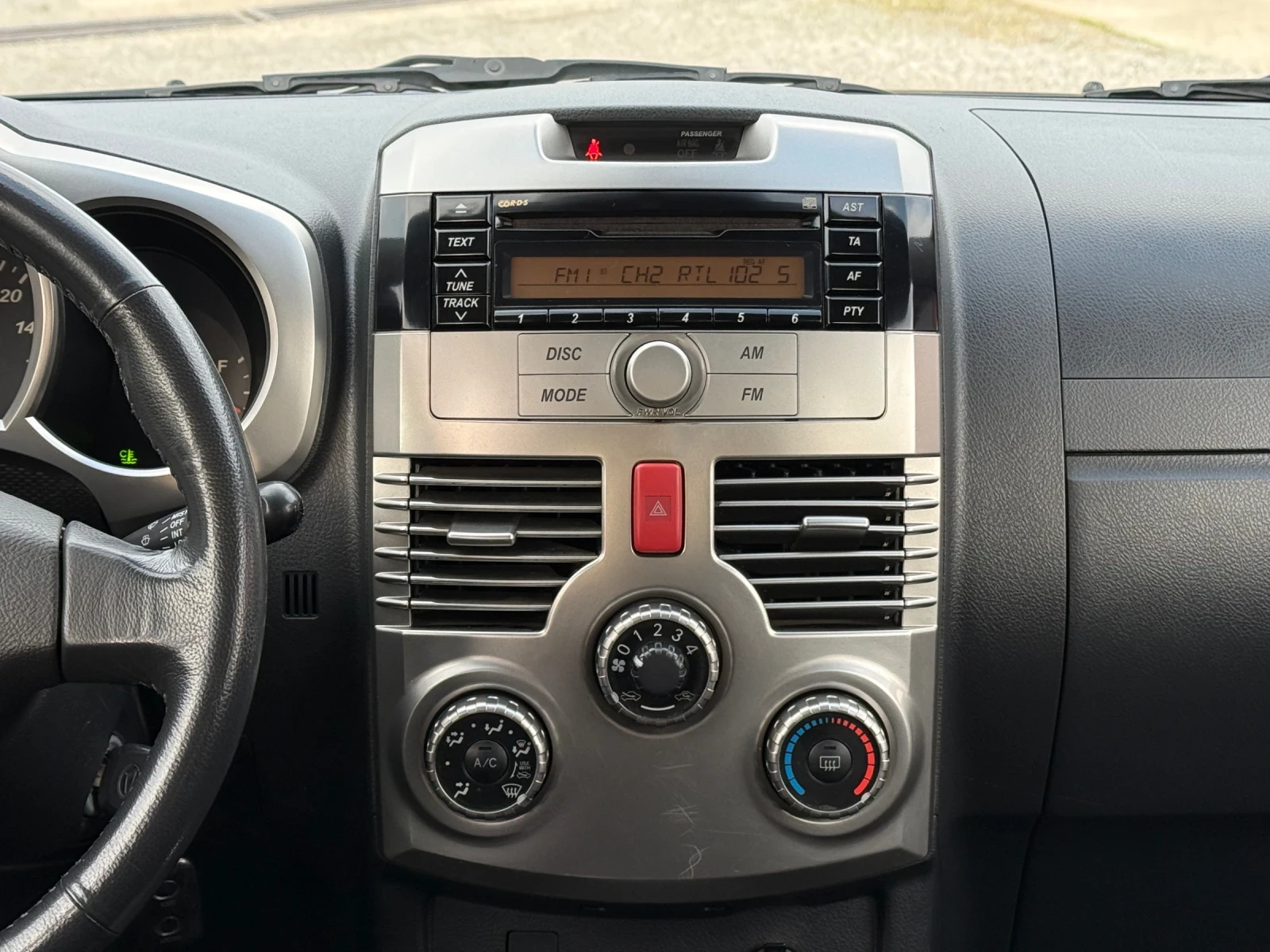 Daihatsu Terios 1.5i 4x4! * Автоматик* ГАРАНЦИЯ! * БЕЗ РЪЖДИ* ТОП! - изображение 10
