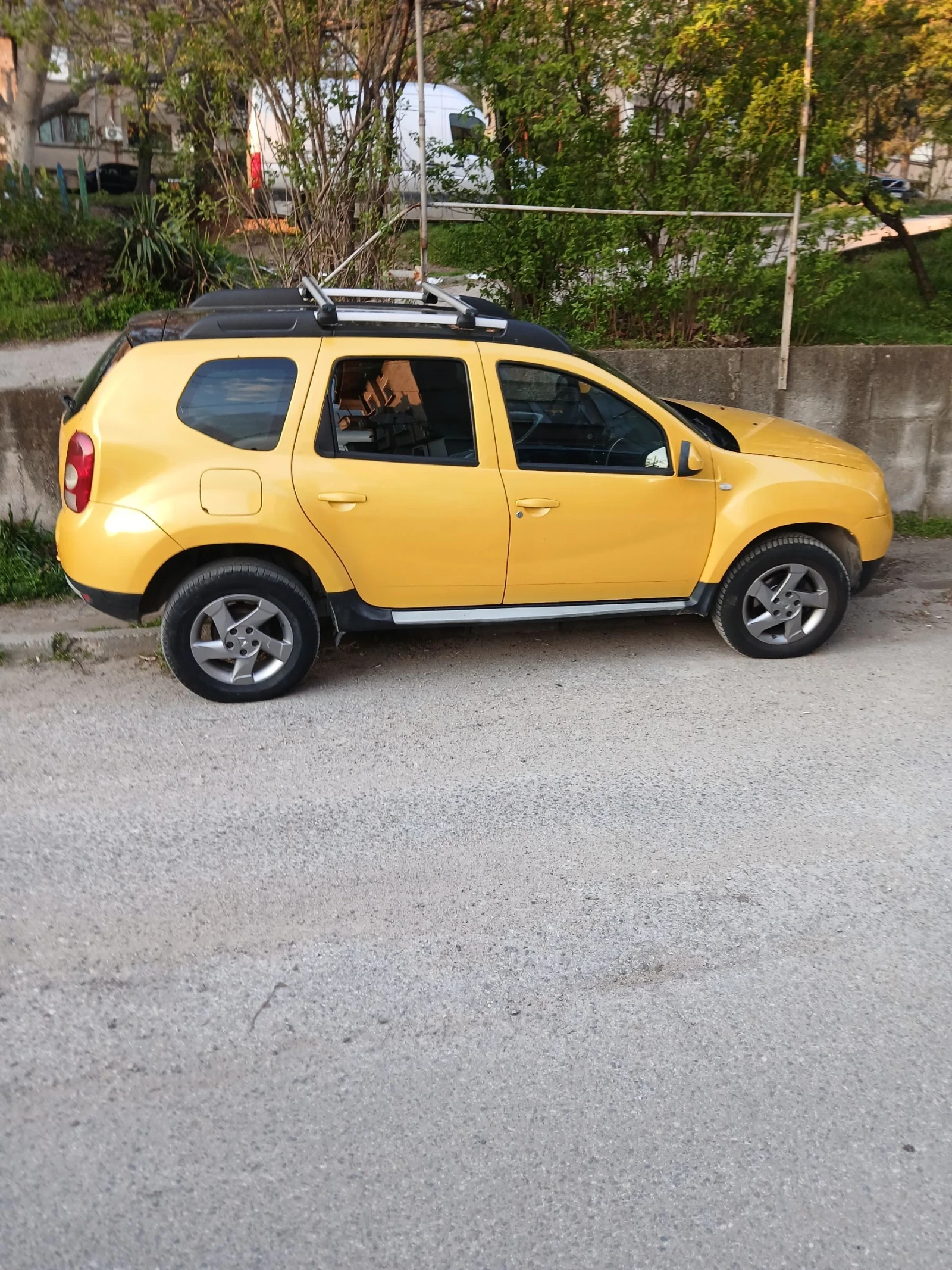 Dacia Duster, снимка 3 - Автомобили и джипове - 54140742