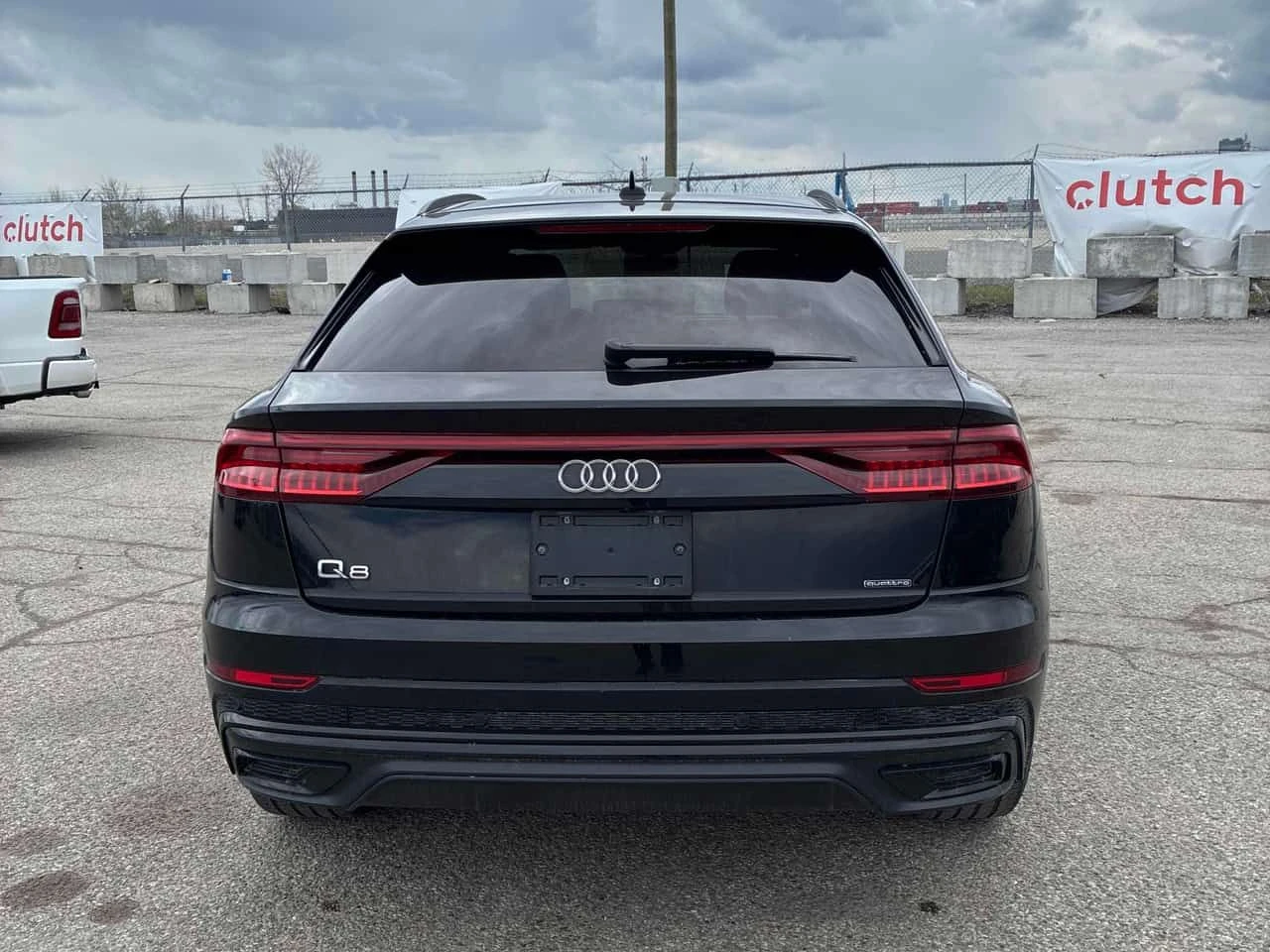 Audi Q8 TECHNIK * 360 КАМЕРА* ОБДУХВАНЕ* ПАНОРАМА* ДВА КЛЮ, снимка 5 - Автомобили и джипове - 54459315