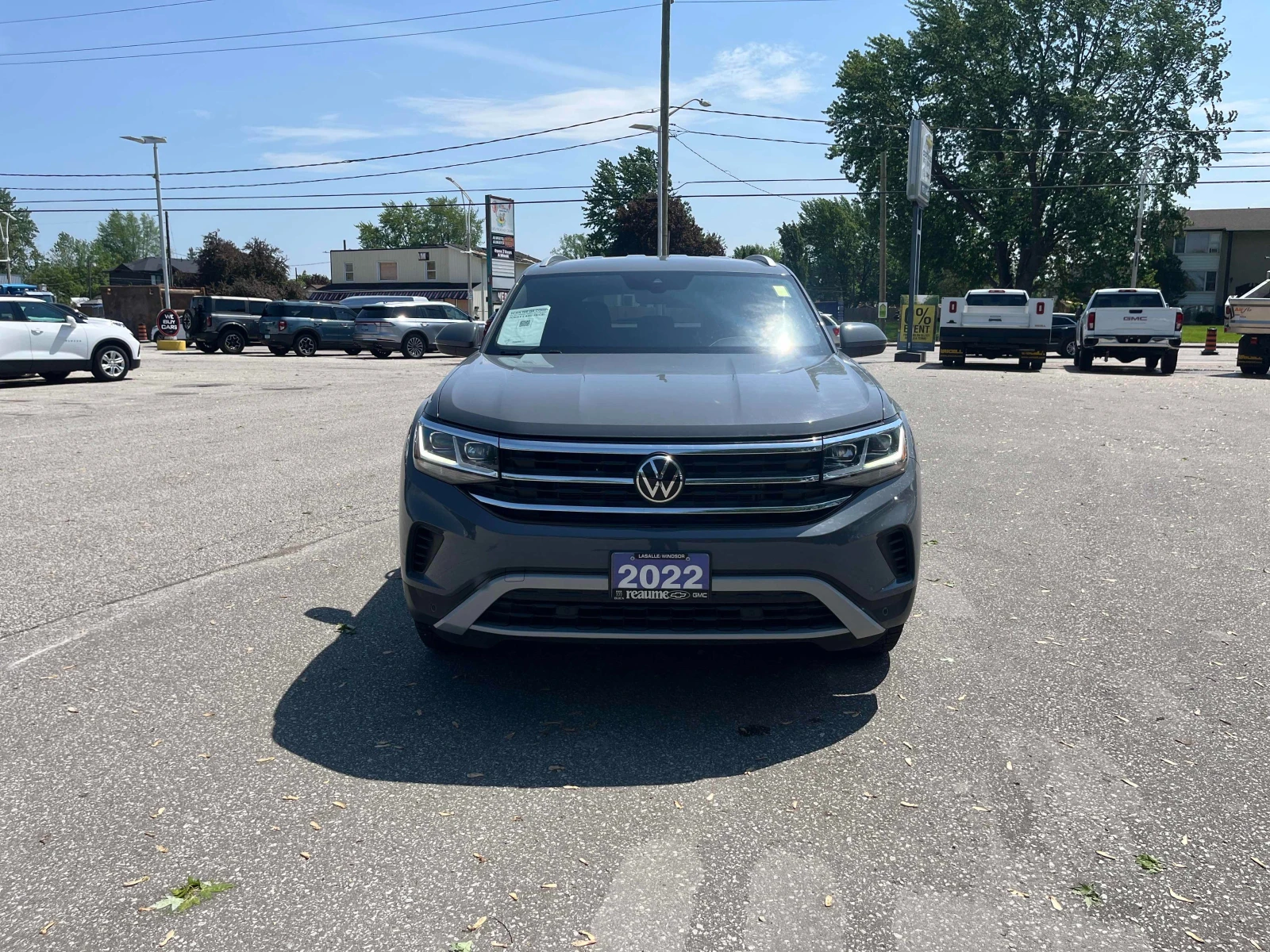 VW Atlas Comfortline * CARFAX * АВТО КРЕДИТ * , снимка 2 - Автомобили и джипове - 54703209