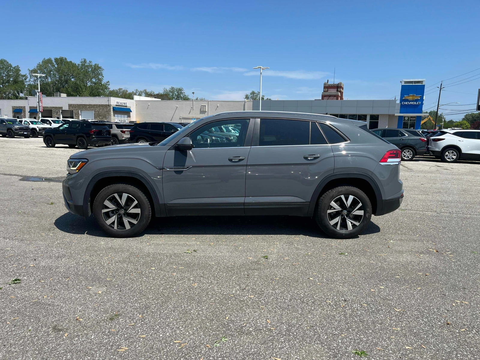 VW Atlas Comfortline * CARFAX * АВТО КРЕДИТ * , снимка 3 - Автомобили и джипове - 54703209