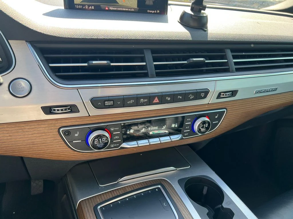 Audi Q7 E-tron Diesel Quattro S-Line Aut. Pano LED Head Up, снимка 14 - Автомобили и джипове - 55135199