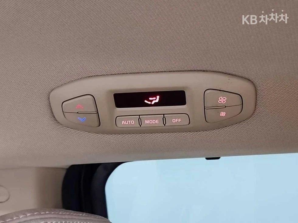 Kia Sorento, снимка 13 - Автомобили и джипове - 55198639