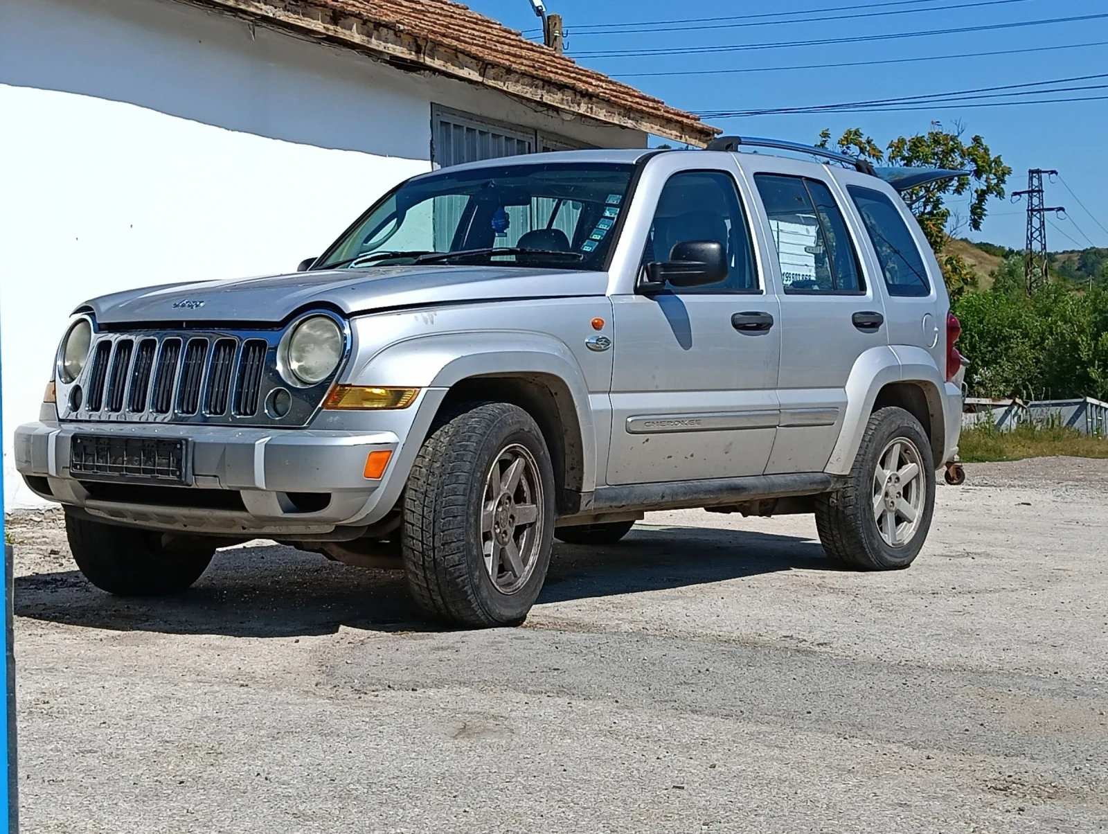 Jeep Cherokee KJ 2.8 CRD, снимка 3 - Автомобили и джипове - 55258161