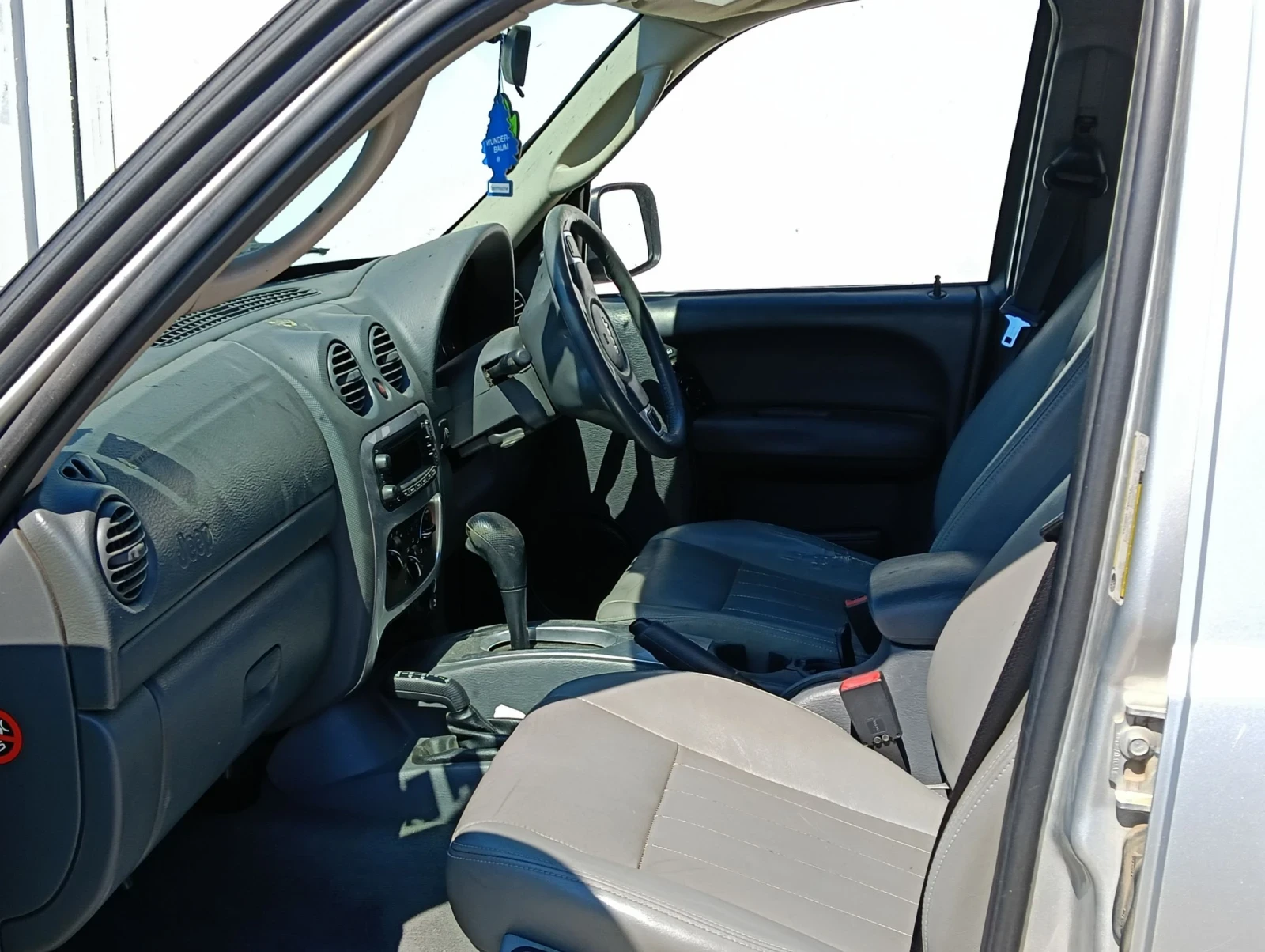 Jeep Cherokee KJ 2.8 CRD, снимка 6 - Автомобили и джипове - 55258161