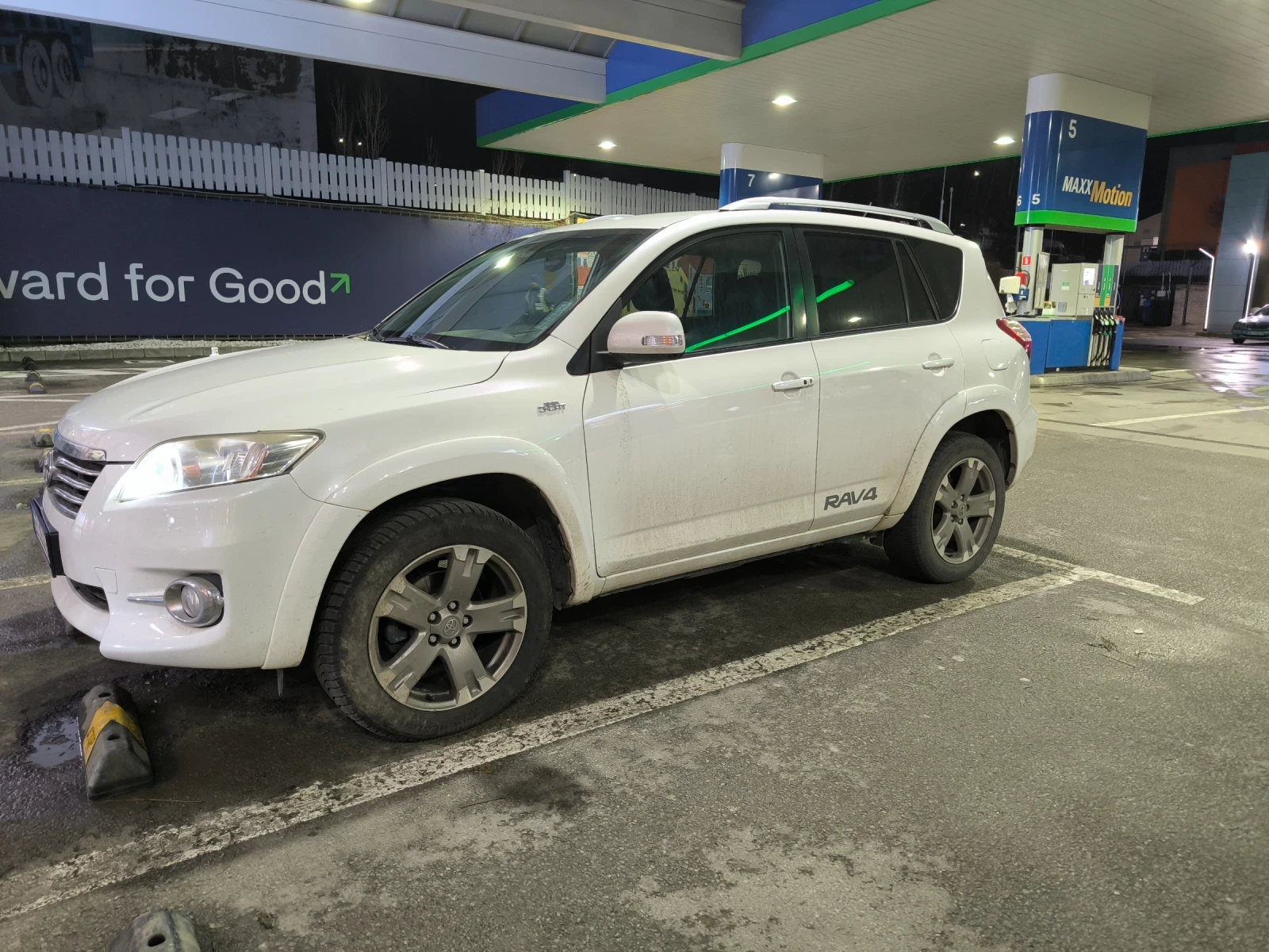 Toyota Rav4 2.2 d4d, снимка 3 - Автомобили и джипове - 55644806