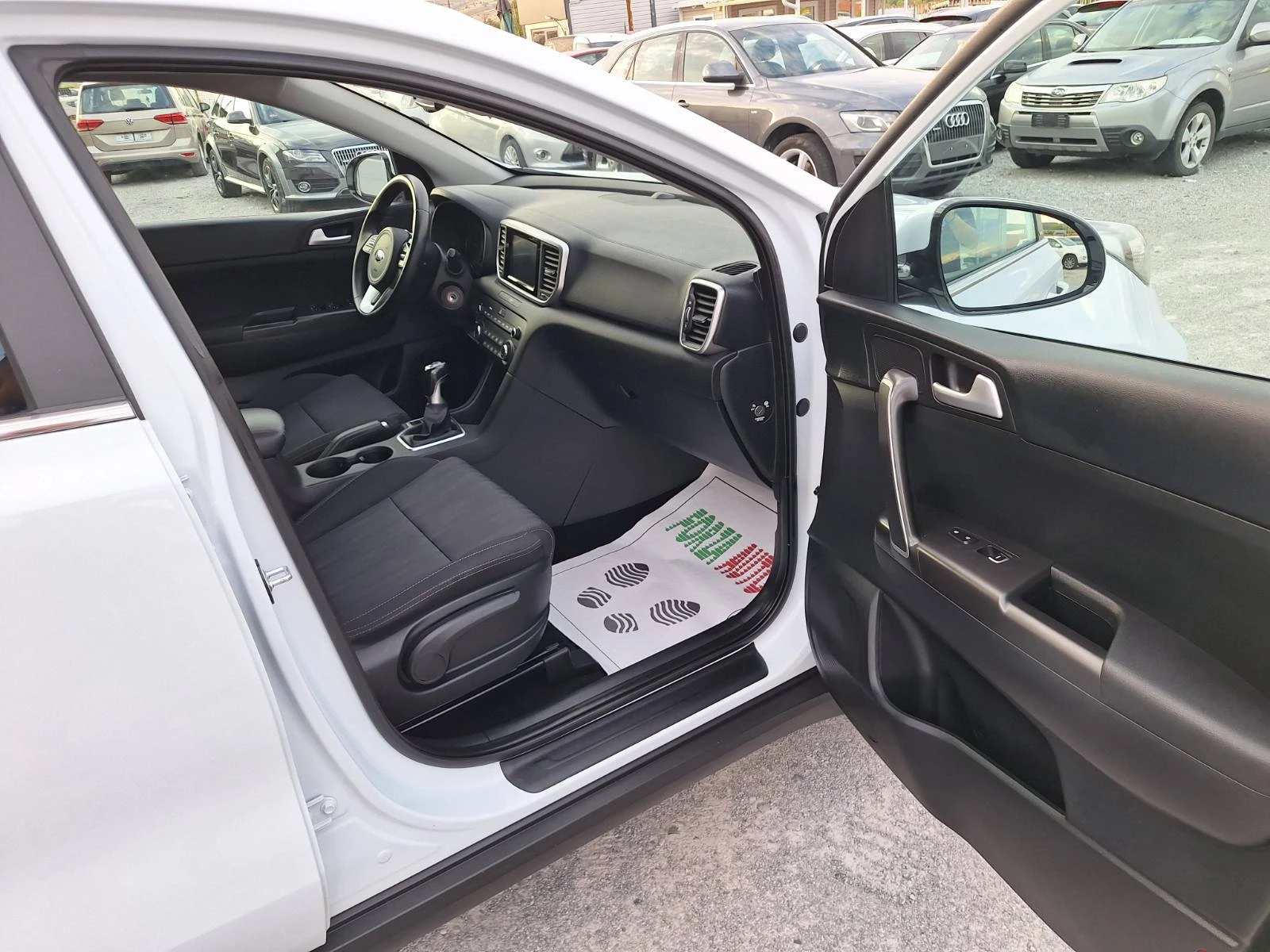 Kia Sportage 1.6D-HYBRID-FACE LIFT, снимка 11 - Автомобили и джипове - 55772464