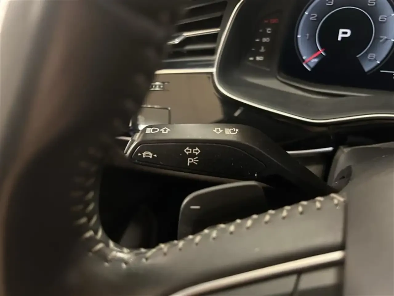 Audi Q8, снимка 14 - Автомобили и джипове - 56180806