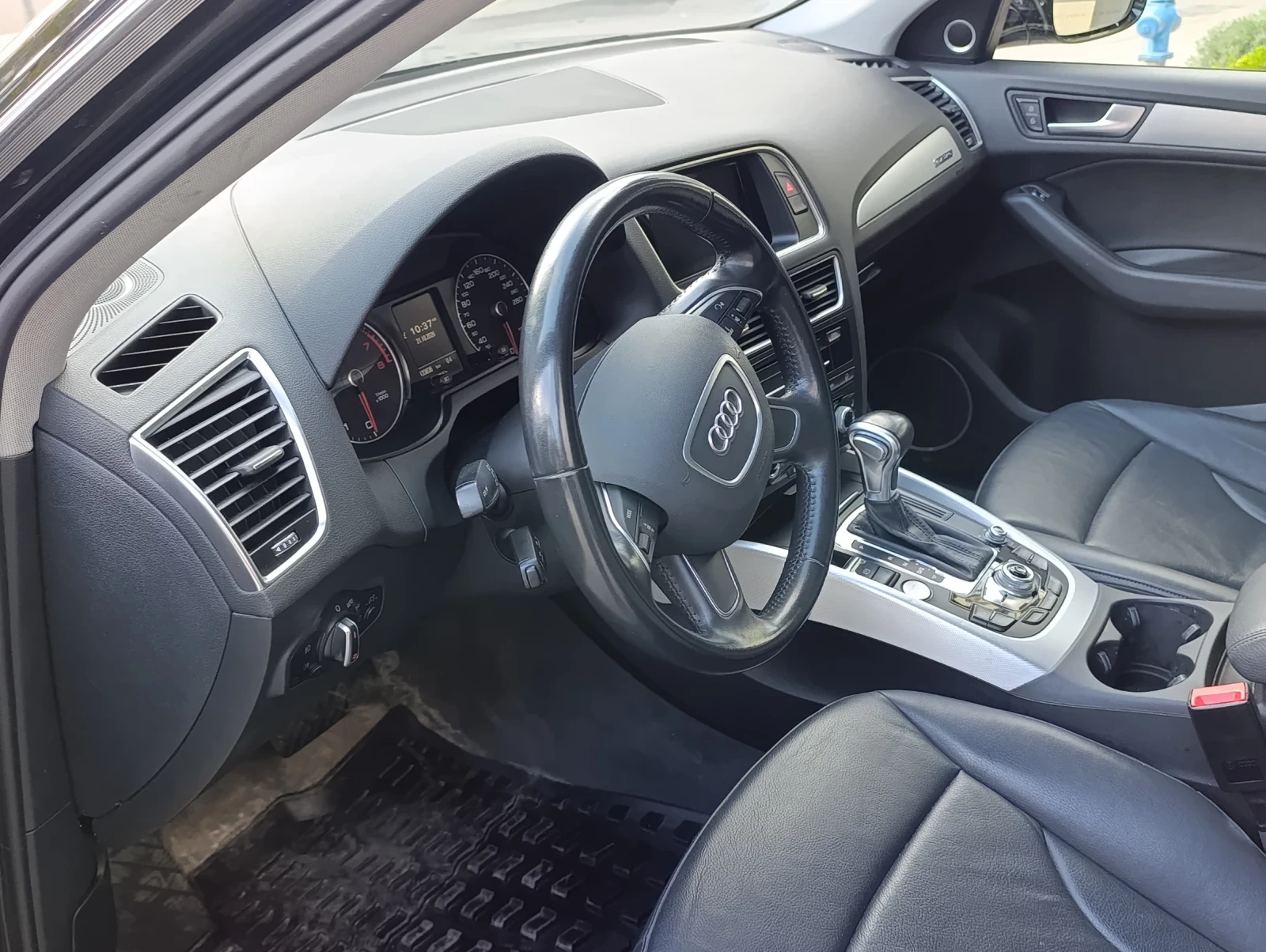 Audi Q5 2.0TSI, снимка 16 - Автомобили и джипове - 56608123