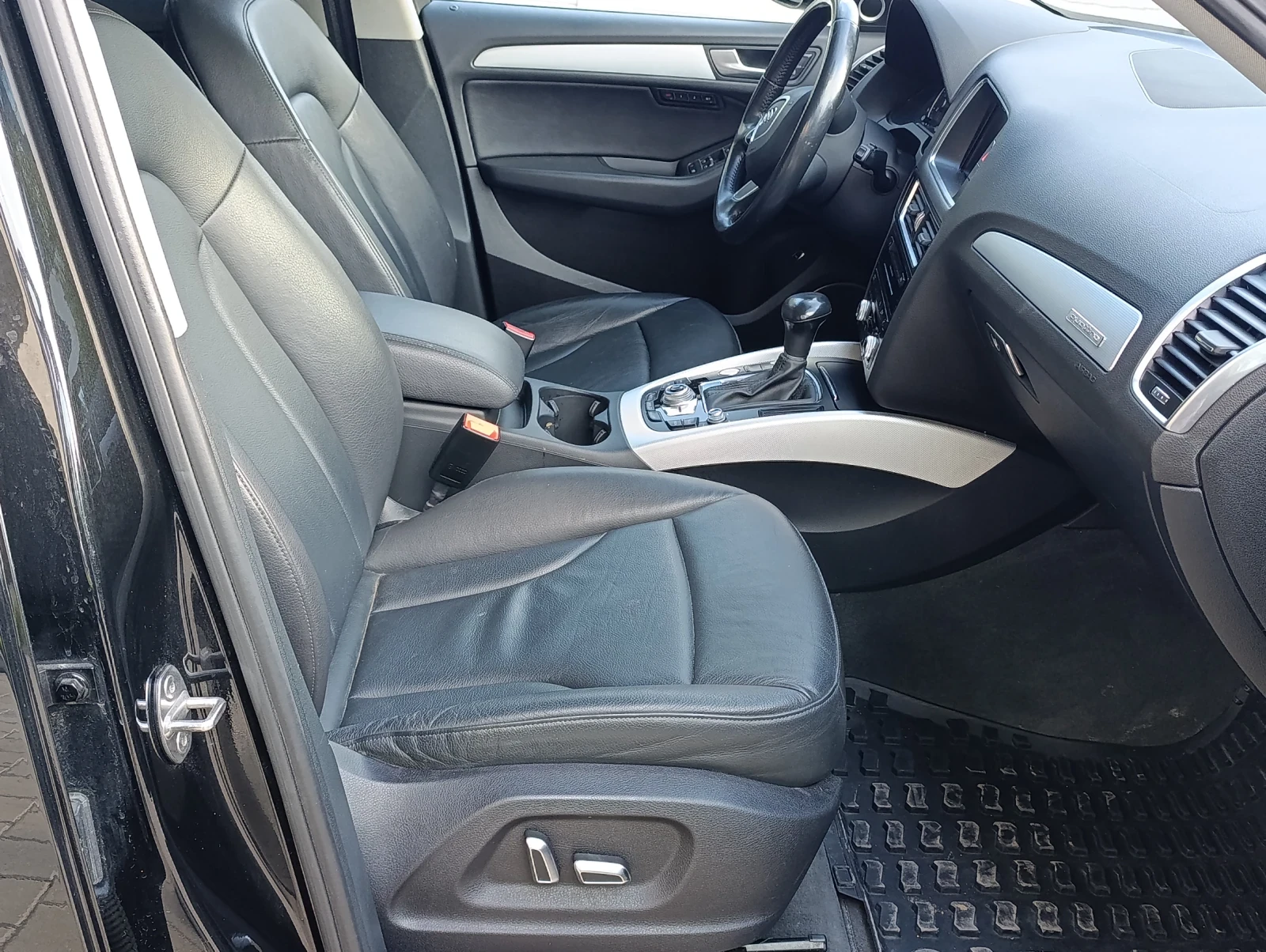 Audi Q5 2.0TSI, снимка 8 - Автомобили и джипове - 56608123
