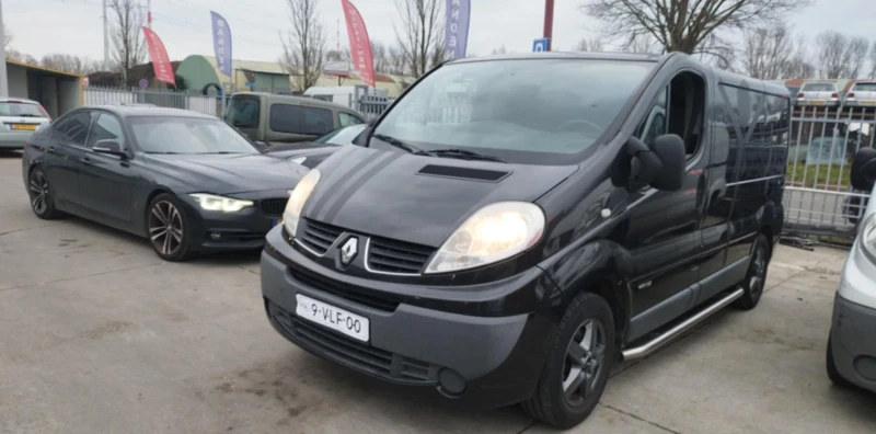 Renault Trafic, снимка 2 - Бусове и автобуси - 49135203