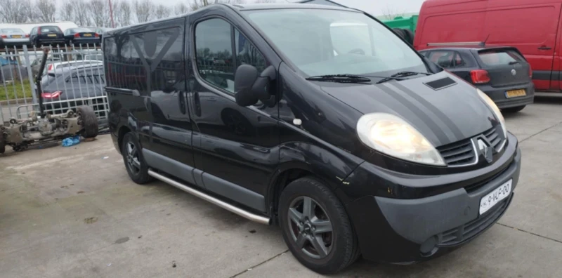 Renault Trafic, снимка 1 - Бусове и автобуси - 49135203