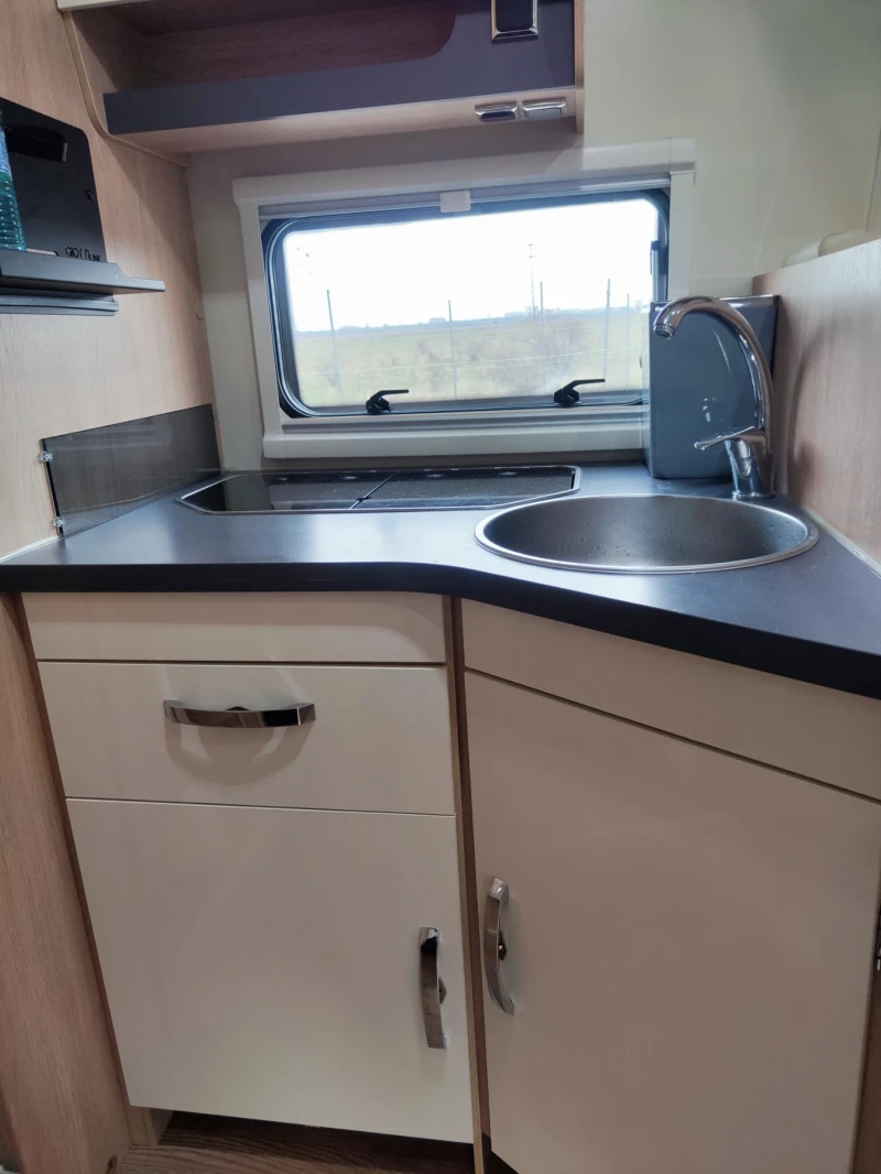 Кемпер Giottiline 395, снимка 13 - Каравани и кемпери - 52344435