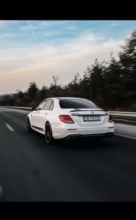 Mercedes-Benz E 63 AMG S, снимка 2