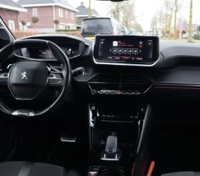 Peugeot 208  GT-Line 130 к.с. с панорама, снимка 6