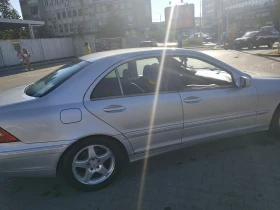 Mercedes-Benz 220 Здравейте продавам Mercedes c220  ГОДИНА-2003 ДВИГ, снимка 3