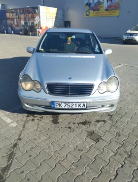 Mercedes-Benz 220 Здравейте продавам Mercedes c220  ГОДИНА-2003 ДВИГ, снимка 2