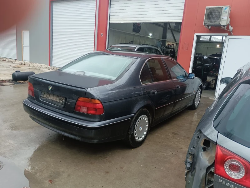 BMW 520, снимка 5 - Автомобили и джипове - 47556034