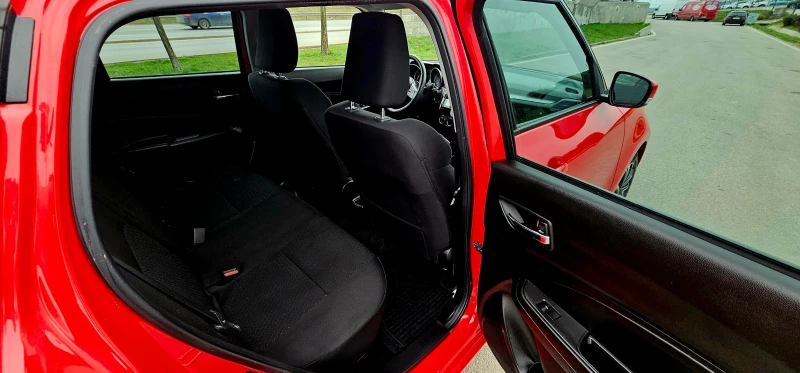 Suzuki Swift 1.2  Hybrid, снимка 11 - Автомобили и джипове - 49635245
