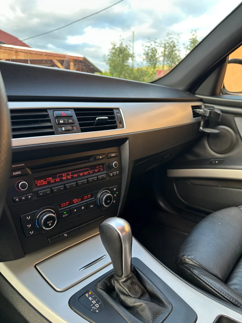 BMW 320, снимка 7 - Автомобили и джипове - 52923745