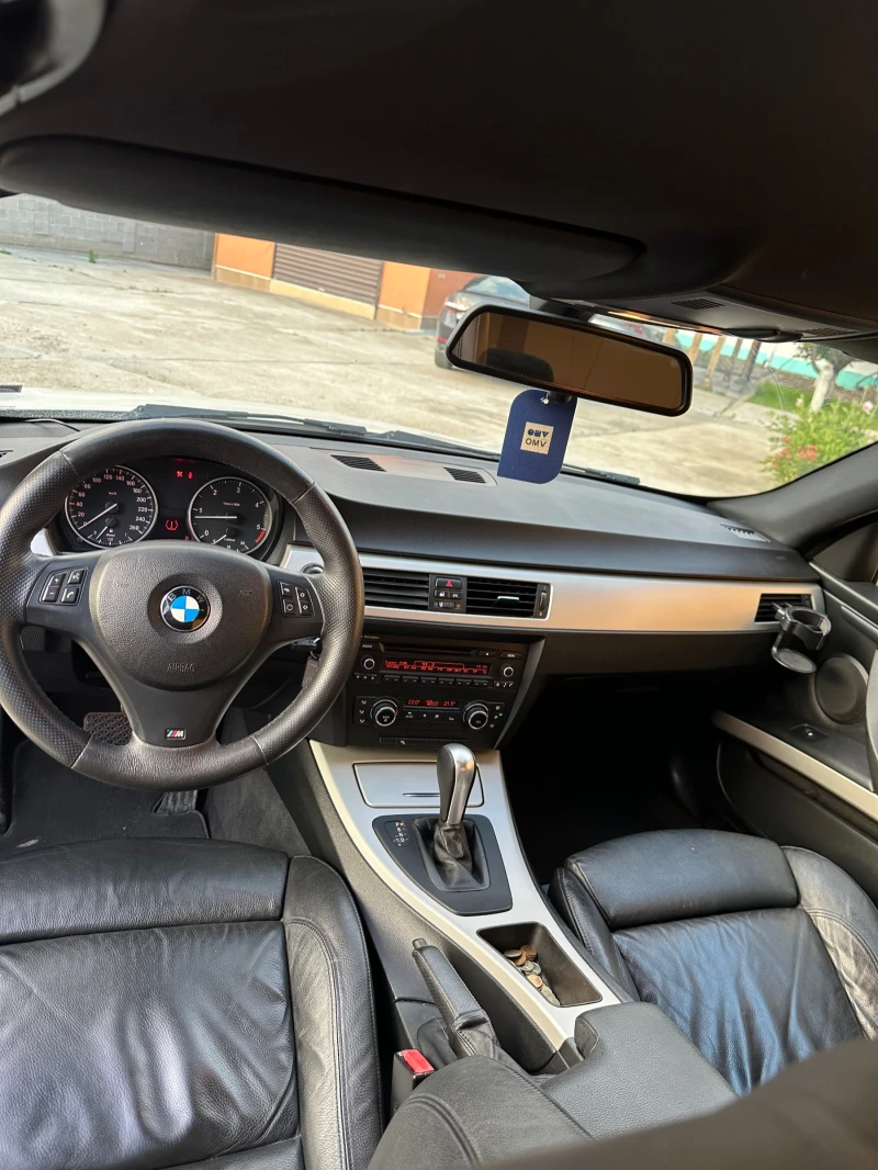 BMW 320, снимка 4 - Автомобили и джипове - 52923745