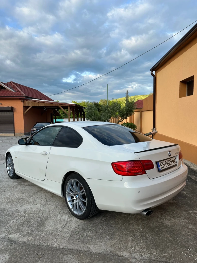 BMW 320, снимка 2 - Автомобили и джипове - 52923745