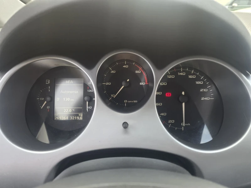 Seat Altea 1.9TDI 105к.с Style Топ състояние , снимка 17 - Автомобили и джипове - 51892925