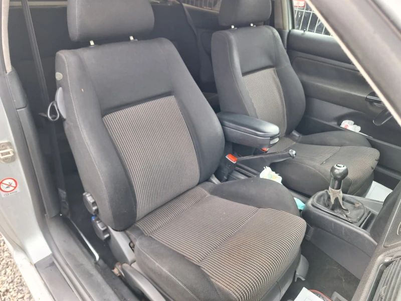 VW Golf 1.9 TDI 4X4 НАПЪЛНО ОТСЛУЖЕН , снимка 14 - Автомобили и джипове - 52191896