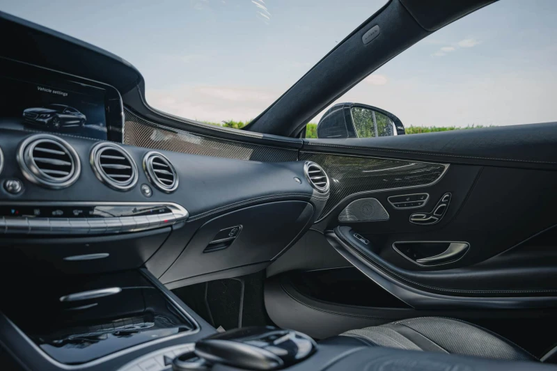 Mercedes-Benz S 63 AMG 4Matic/Burmester/HuD/Carbon/Night/Камера 360/Керам, снимка 9 - Автомобили и джипове - 52485856