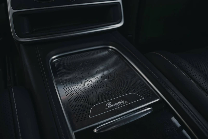 Mercedes-Benz S 63 AMG 4Matic/Burmester/HuD/Carbon/Night/Камера 360/Керам, снимка 10 - Автомобили и джипове - 52485856
