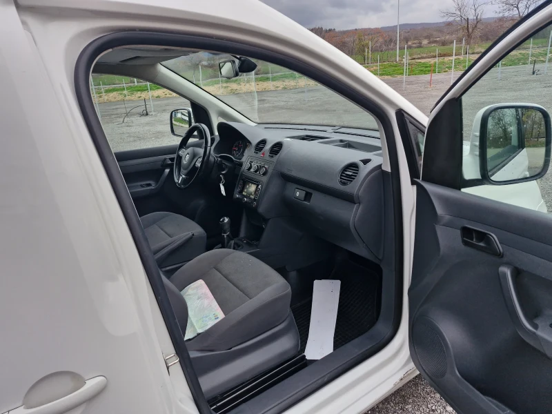 VW Caddy 1.6 TDI MAXI KLIMA NAVI, снимка 7 - Автомобили и джипове - 52664738