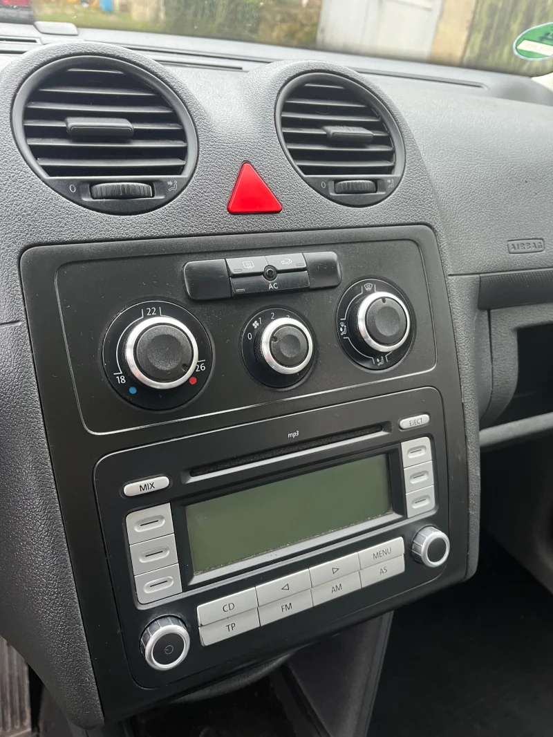 VW Caddy 1.9 TDI, снимка 12 - Автомобили и джипове - 52867283
