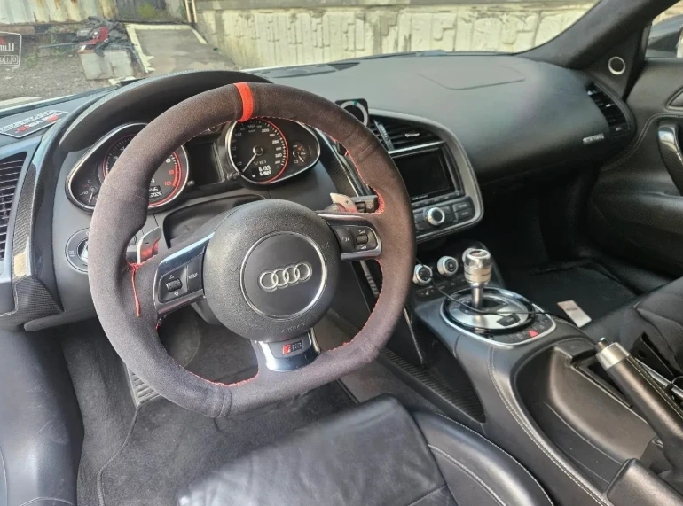 Audi R8, снимка 4 - Автомобили и джипове - 54980803