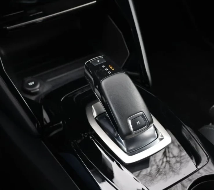 Peugeot 208  GT-Line 130 к.с. с панорама, снимка 12 - Автомобили и джипове - 55962969