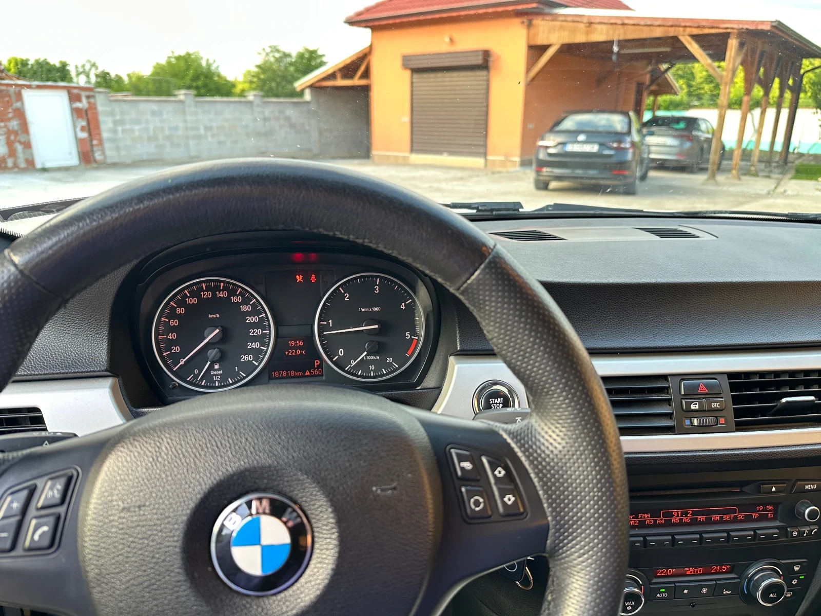 BMW 320  - изображение 9