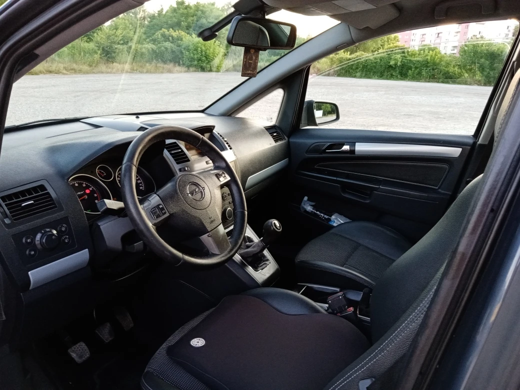 Opel Zafira 1.6i KLIMA - изображение 9