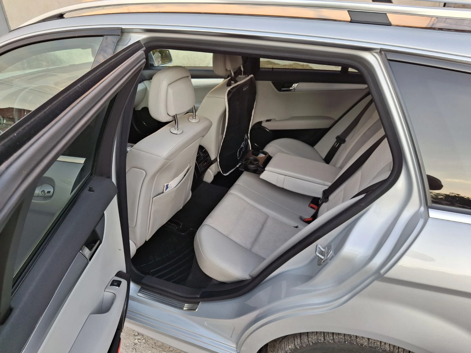 Mercedes-Benz C 320 CDI, V6, AMG - 7G tronic - изображение 7
