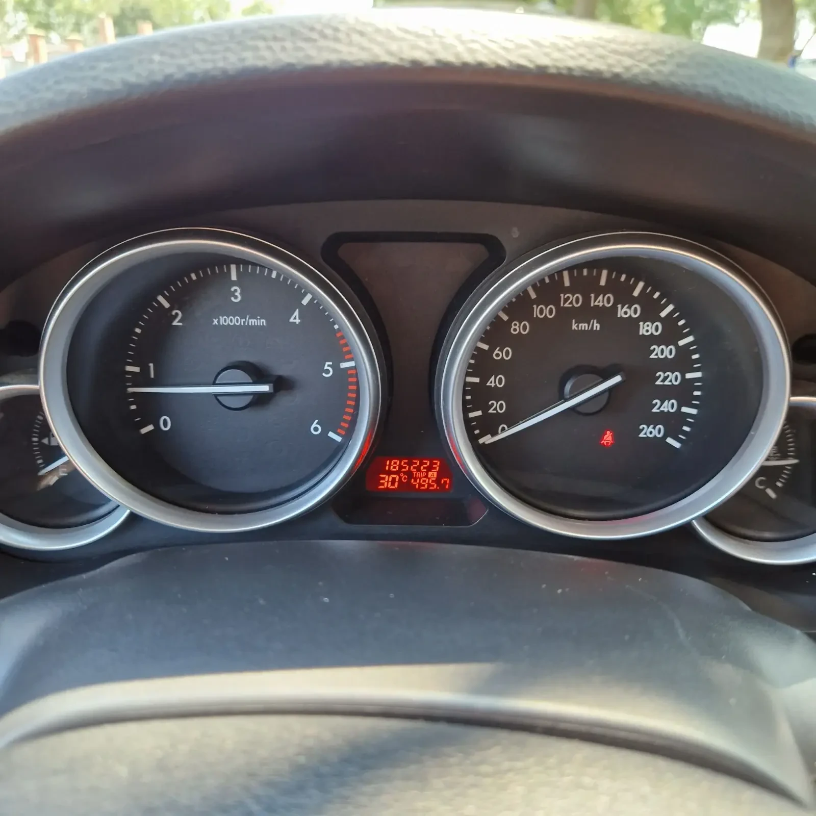 Mazda 6 2.0D 140к.с FULL - изображение 10