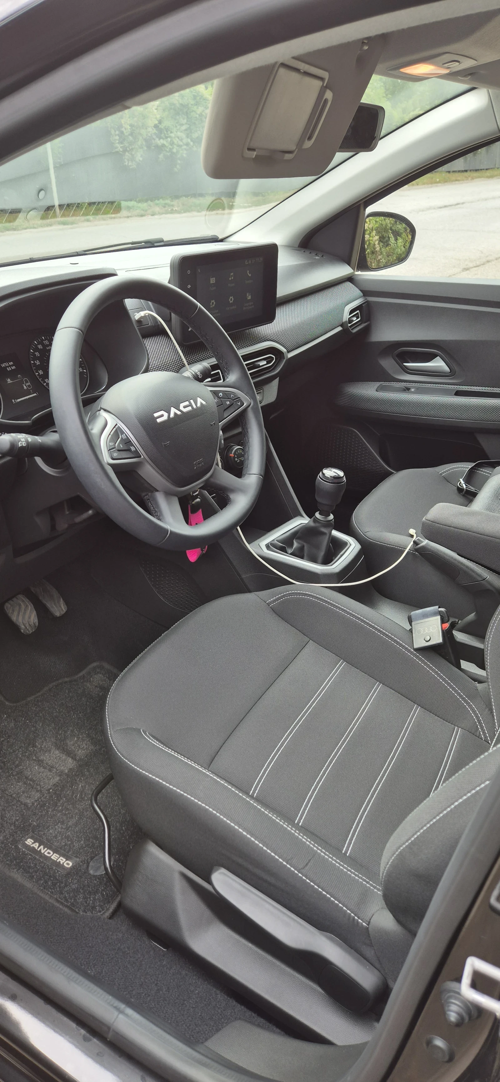 Dacia Sandero  - изображение 2